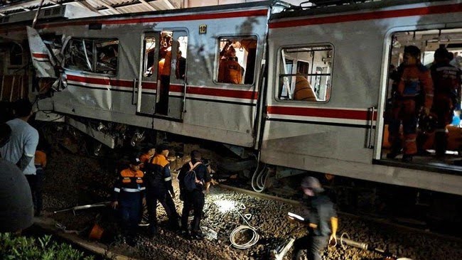 Tabrakan Argo Bromo & KRL Bekasi: 4 Meninggal, Evakuasi Gerbong Wanita Masih Berlangsung 